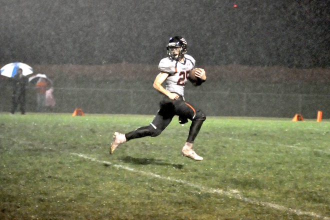 BREAKING: Waterford-Burlington highlights football playoffs, Lake Geneva, Wilmot earn tough draws